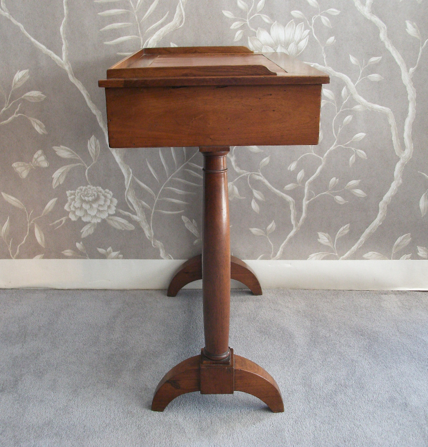 Italian small writing table